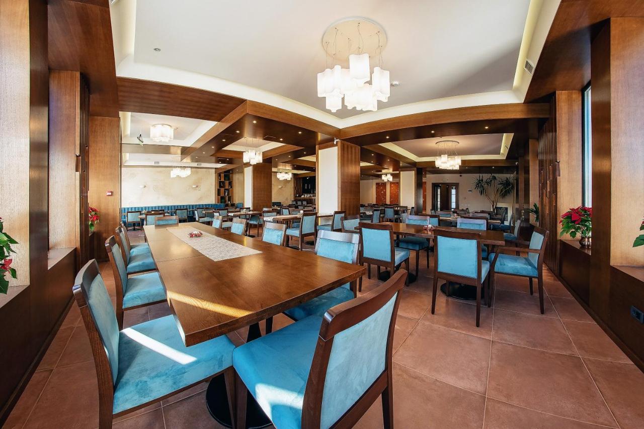 Hotel Buchenland Gura Humorului Exteriör bild