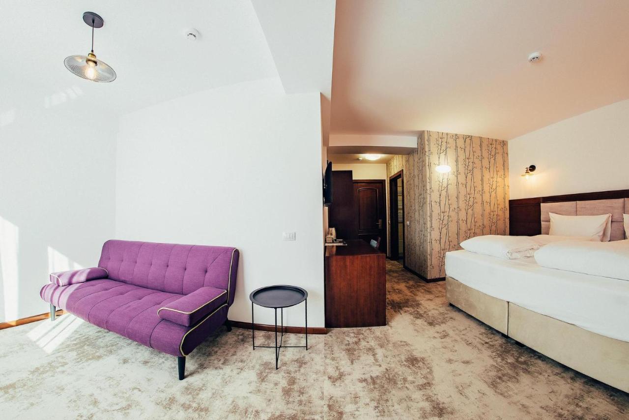 Hotel Buchenland Gura Humorului Exteriör bild