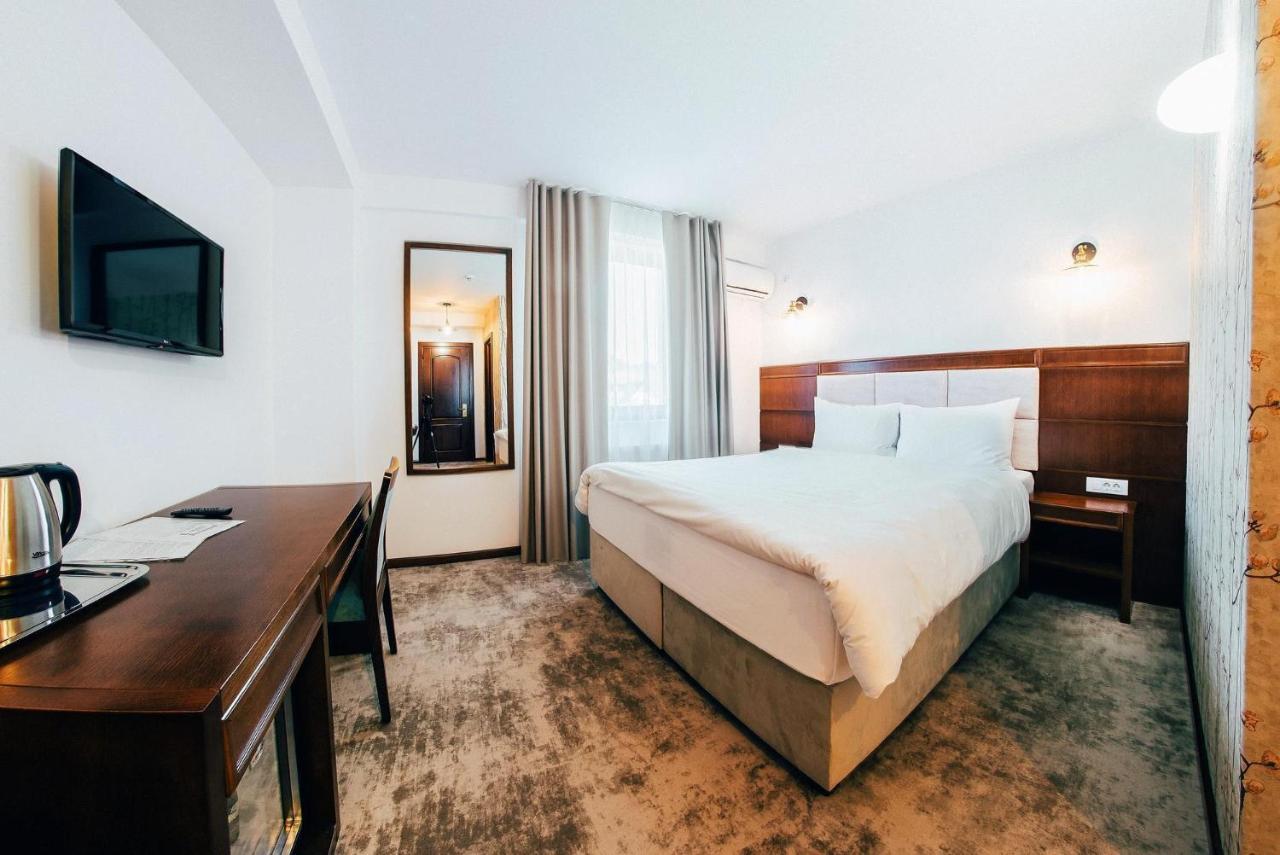 Hotel Buchenland Gura Humorului Exteriör bild