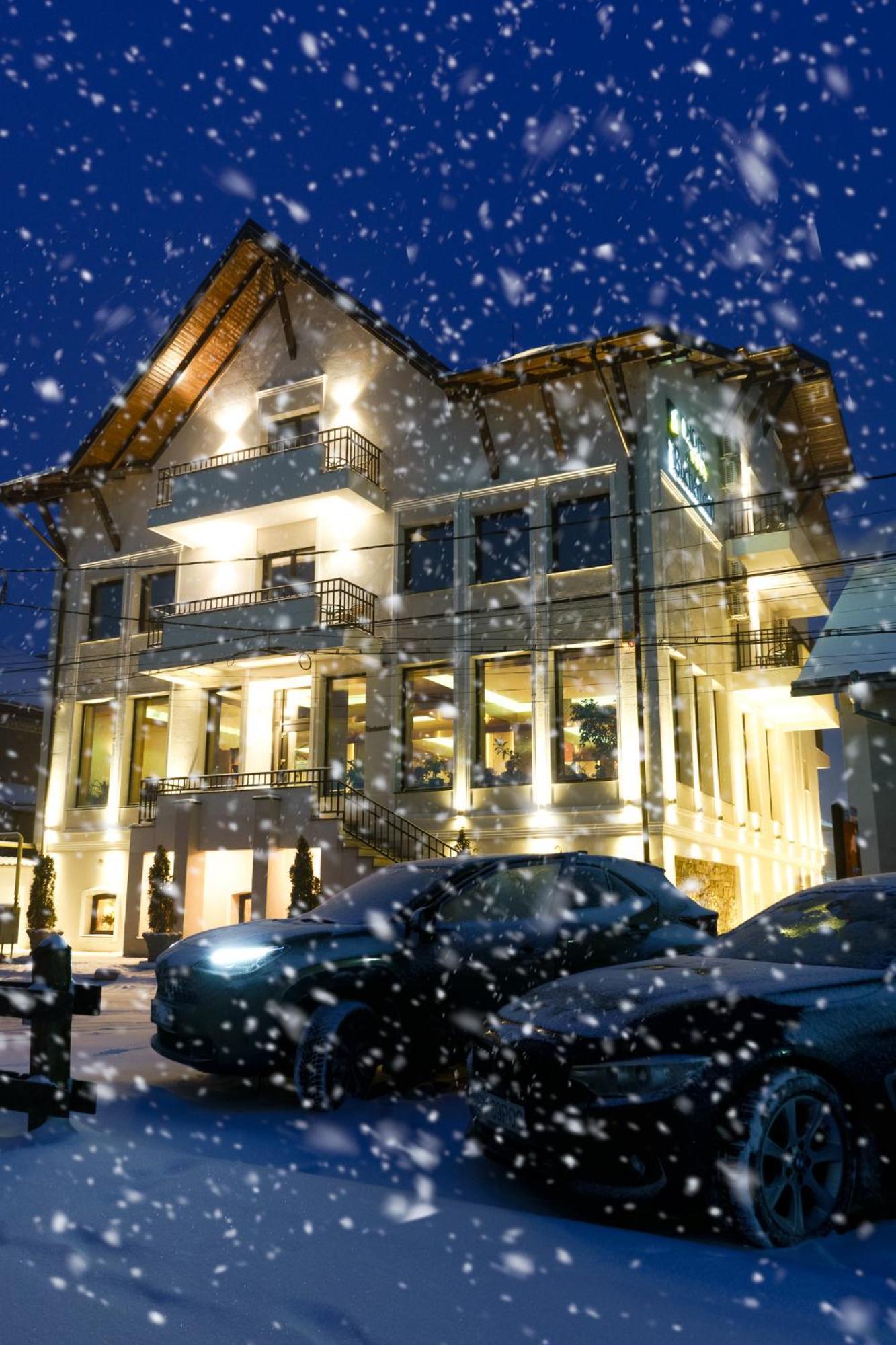 Hotel Buchenland Gura Humorului Exteriör bild