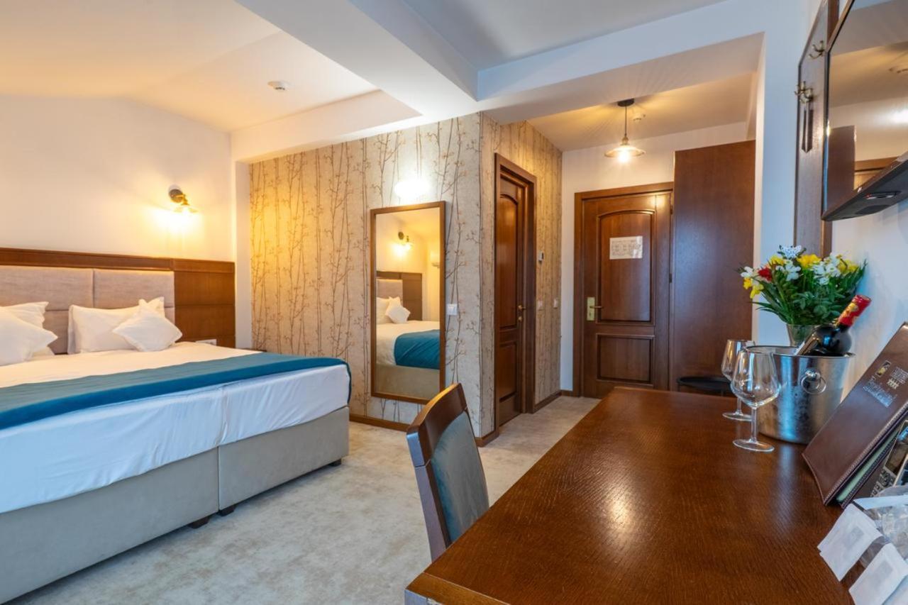 Hotel Buchenland Gura Humorului Exteriör bild