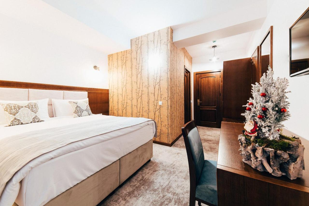 Hotel Buchenland Gura Humorului Exteriör bild