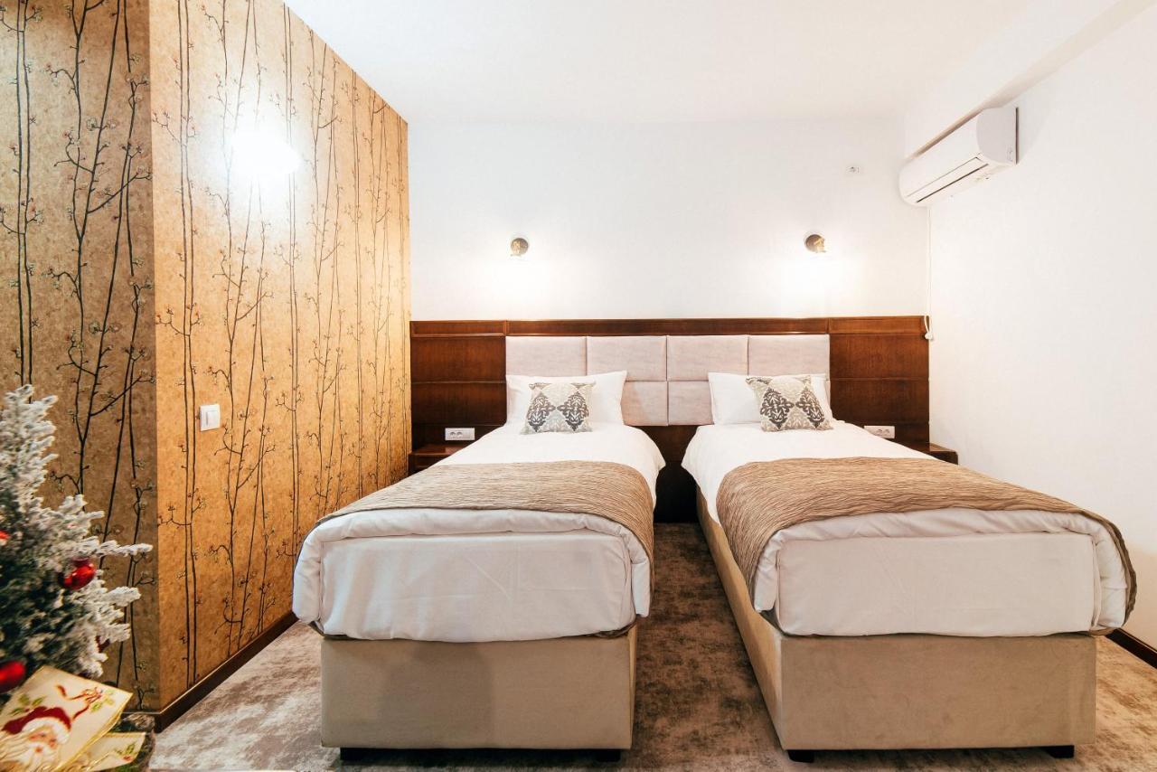 Hotel Buchenland Gura Humorului Exteriör bild